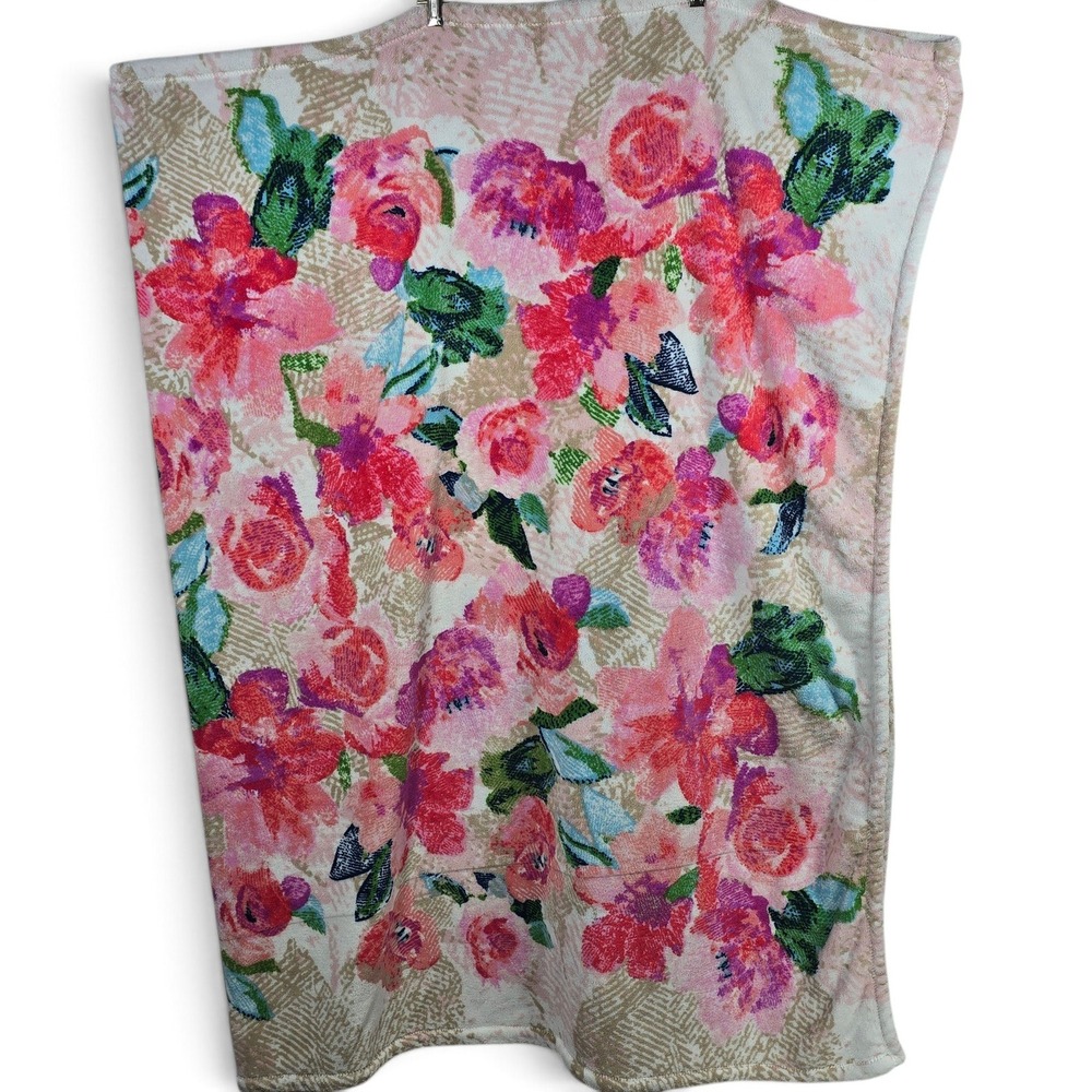 Vera Bradley Throw Blanket 48x72 Floral Rose Pink Red Plush Fleece Soft EUC Cozy